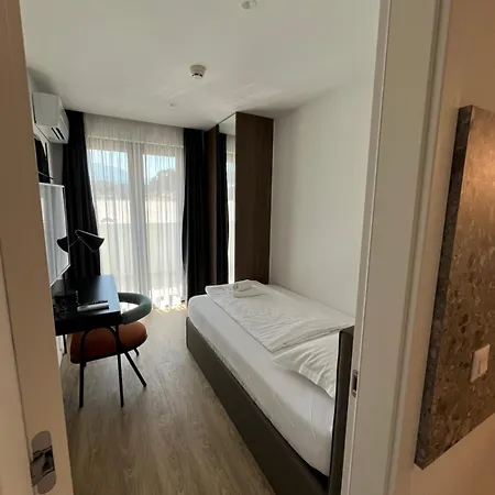 Modern With Pool Apartment Makarska